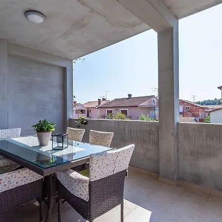Apartment In Porec/istrien 10208 *