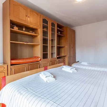 In Porec/istrien 10208 Apartment Porec
